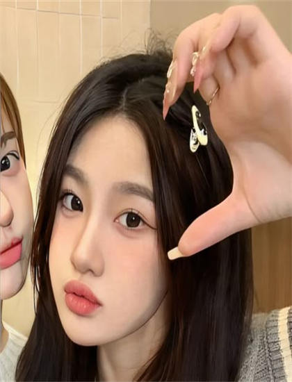 《吸血鬼的血》与当代文化：宗教的思想内涵与象征意义 探索艺术与文化的互动关系